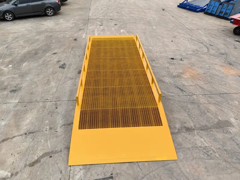 25-Foot Industrial Steel Loading Ramp Bridge – 30,000-Lb Load Capacity For Trucks And Trailers 1